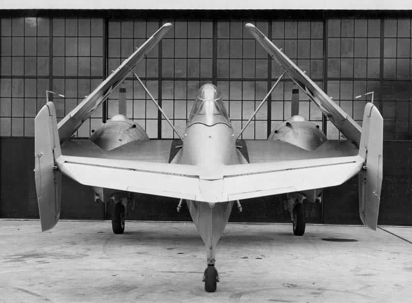 Естественным недостатком двухмоторной компоновки самолета XF5F-1 был большой габарит со сложенным крылом